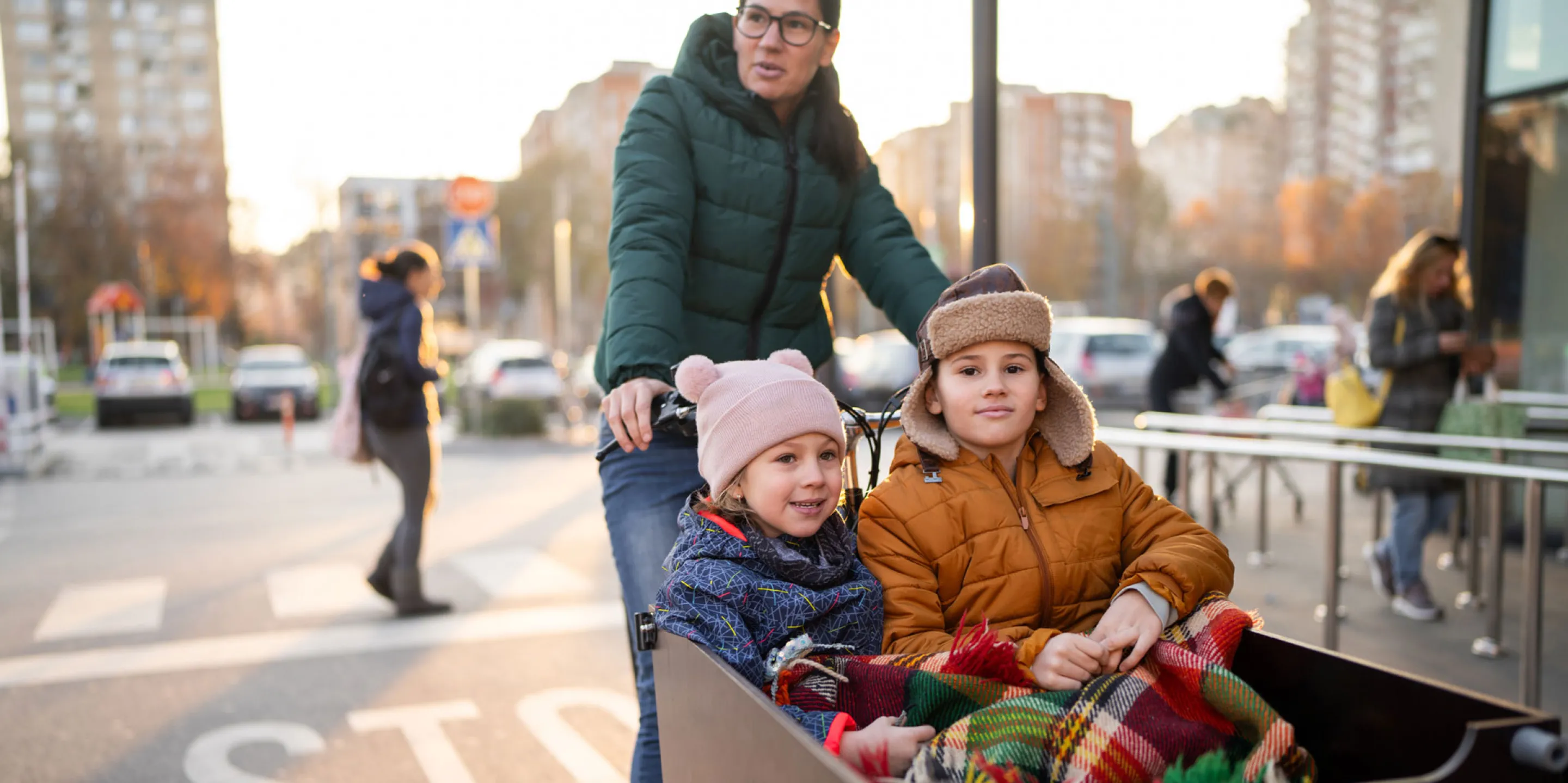 Kinder im Lastenrad 